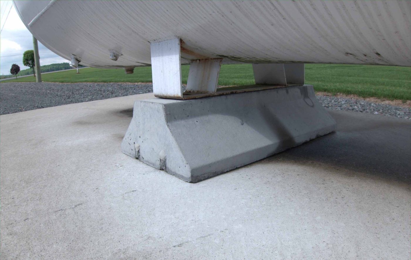 Base en béton préfabriqué pour réservoir commercial | Patio Drummond
